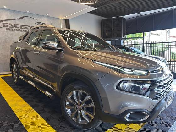 FIAT TORO 2.0 16V TURBO DIESEL RANCH 4WD AT9 FIAT TORO 2.0 16V TURBO DIESEL RANCH 4WD AT9